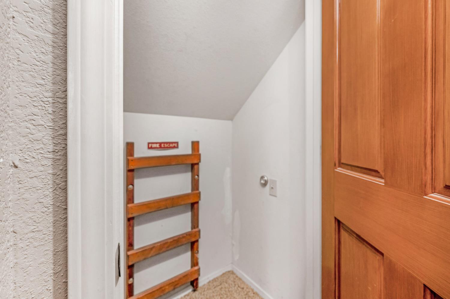 63217 Huntington Vista Road, Unit 81 Mono Hot Springs, CA 93642 - Photo 49 of 53 a utility room with dryer and washer