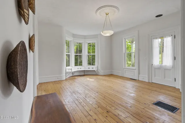 $799,000 | 717 County Route 62, Cambridge, NY 12816