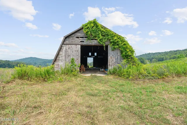 $799,000 | 717 County Route 62, Cambridge, NY 12816