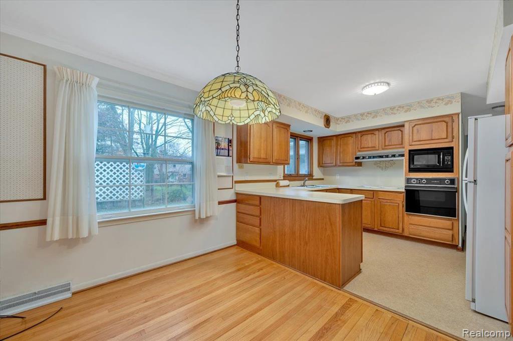 1882 Fair Oak Drive Rochester Hills, MI 48309 - Photo 12 of 19