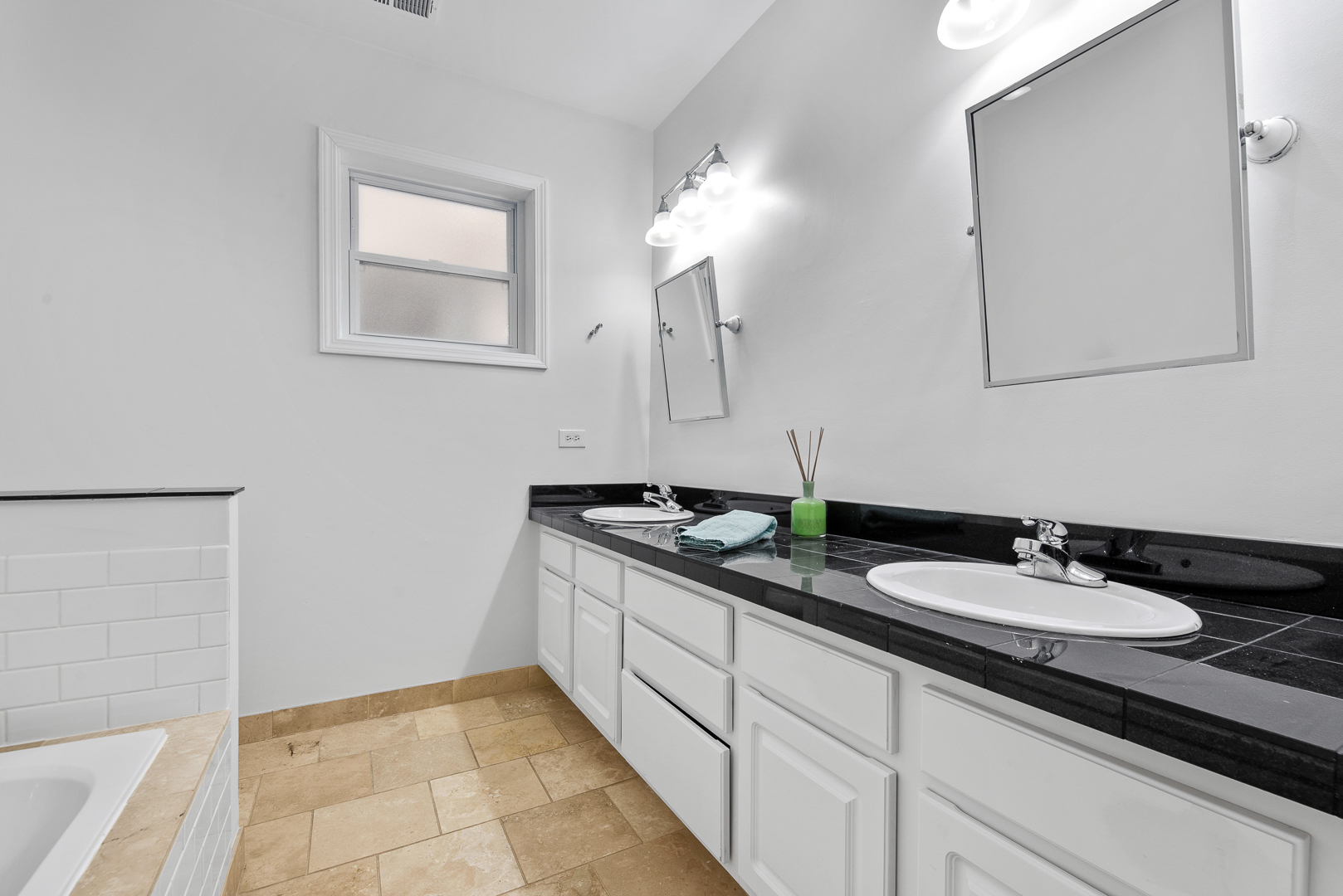 2315 West Harrison Street, Unit 3 Chicago, IL 60612 - Photo 10 of 13