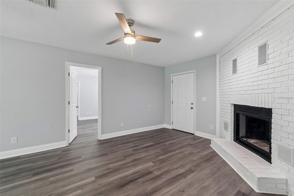 2317 Wooten Road Dover, FL 33527 - Photo 6 of 40 Gallery Image 6