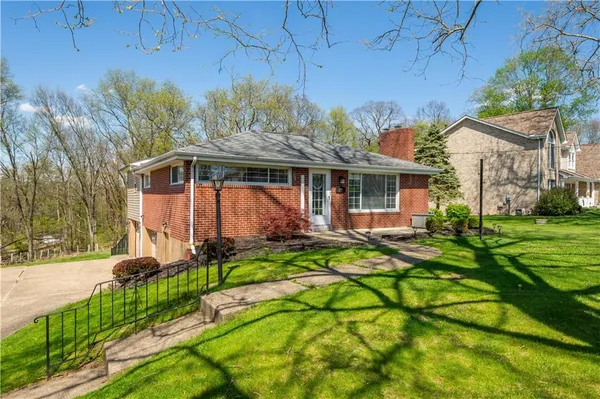 $329,000 | 299 Maplewood Drive, Canonsburg, PA 15317