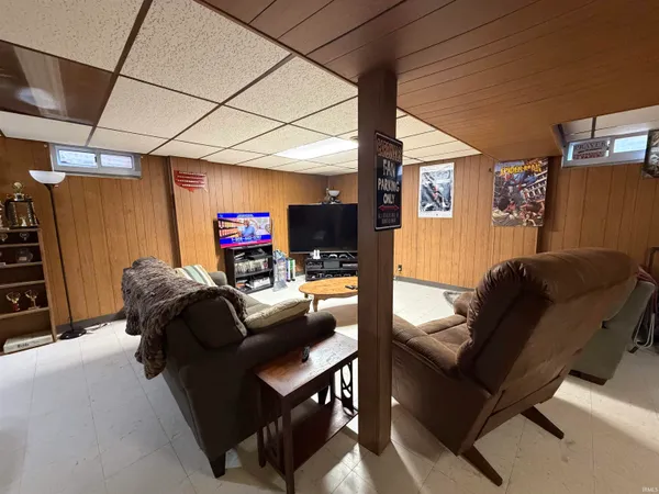 $279,000 | 1014 North Vine Street, Boonville, IN 47601