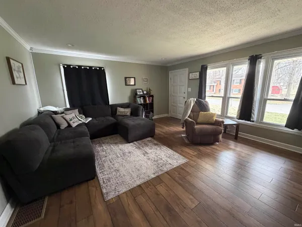 $279,000 | 1014 North Vine Street, Boonville, IN 47601