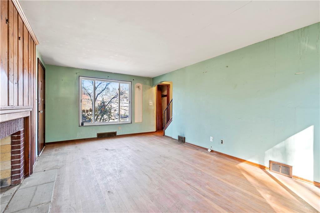 120 Rae Avenue Pittsburgh, PA 15228 - Photo 4 of 25 Gallery Image 4