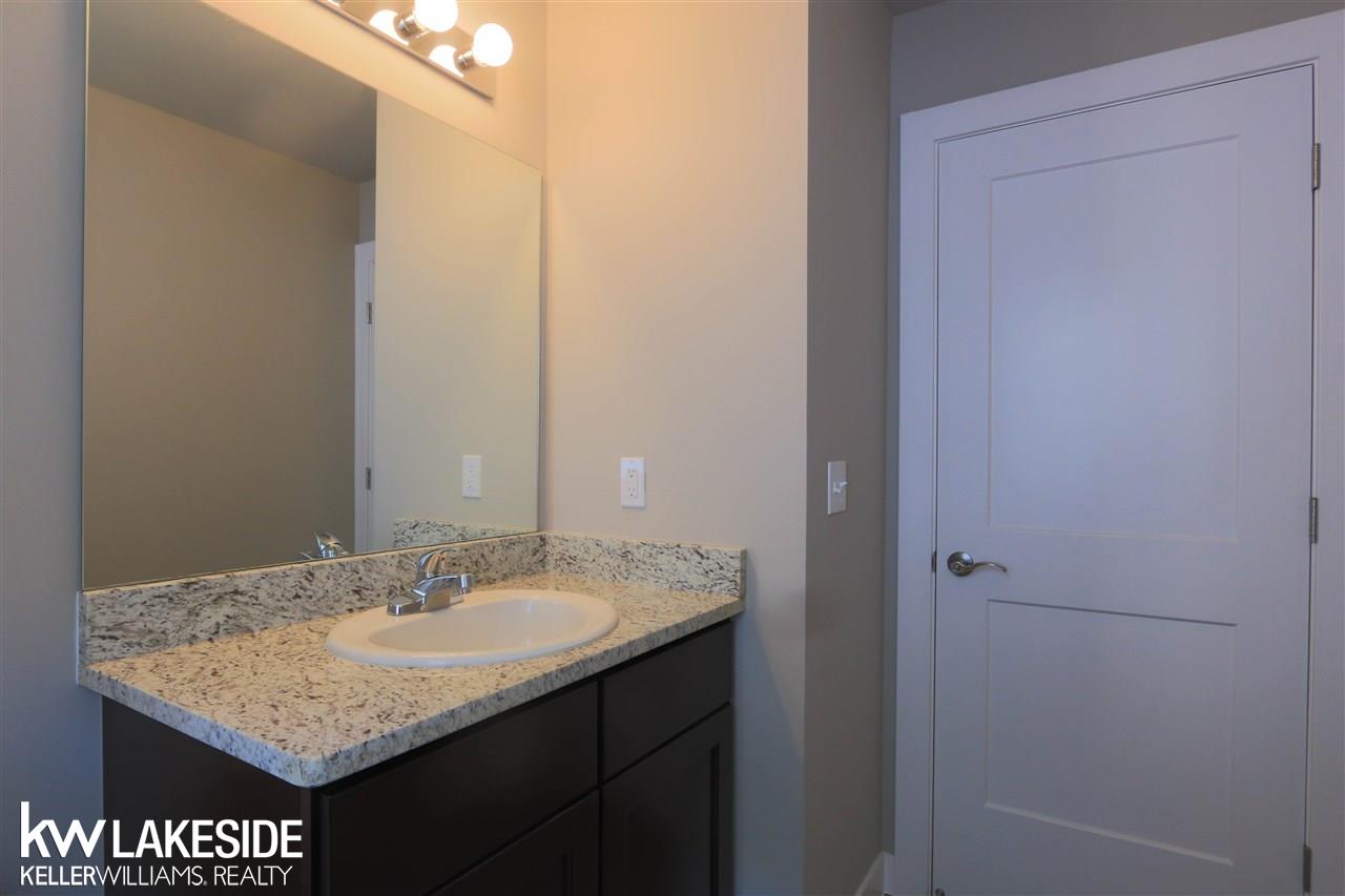 21836 Rio Grande Drive Macomb, MI 48044 - Photo 29 of 44 50006470-28.JPG