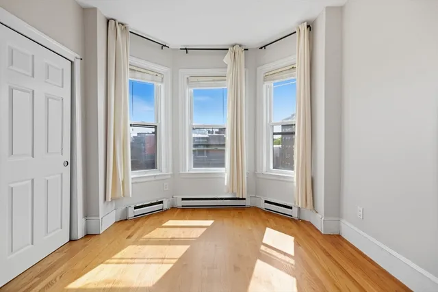 $749,000 | 583 Massachusetts Avenue, Unit 5, Boston, MA 02118