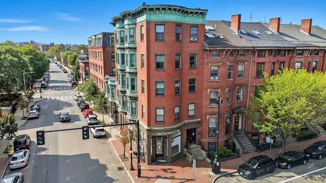 $749,000 | 583 Massachusetts Avenue, Unit 5, Boston, MA 02118