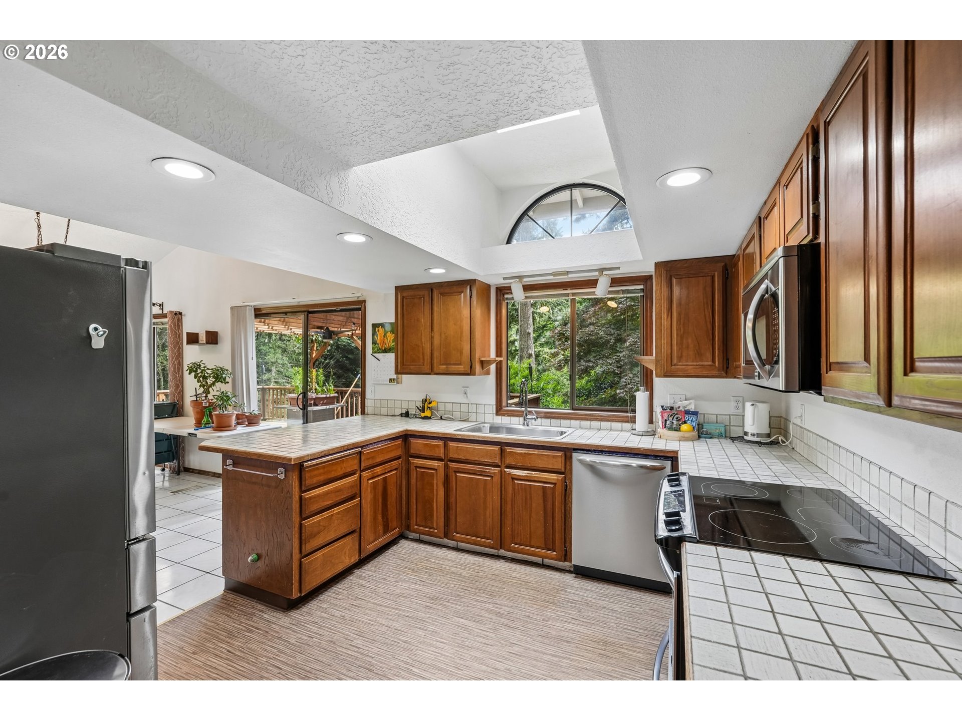 13620 Southwest Fern Street Portland, OR 97223 - Photo 11 of 41
