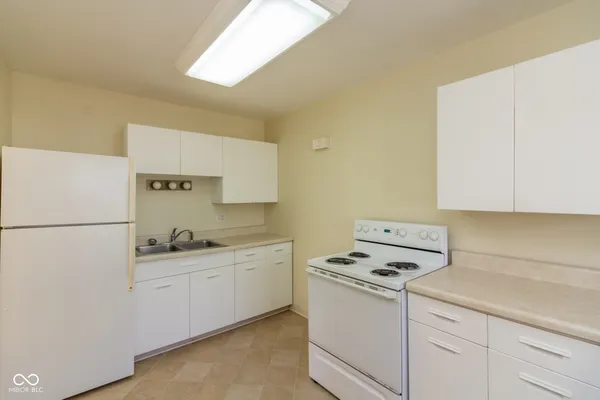 $900 | 701 Brewer Place, Greenwood, IN 46142