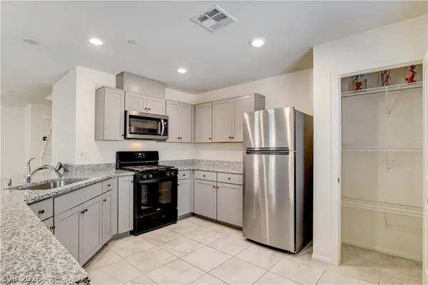$2,450 | 3014 Taranto Heights Avenue, Henderson, NV 89044