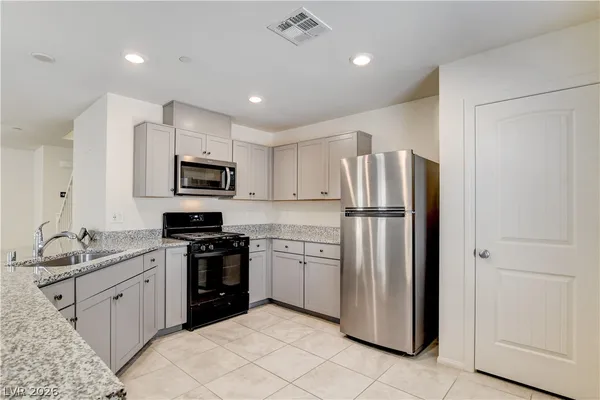 $2,450 | 3014 Taranto Heights Avenue, Henderson, NV 89044