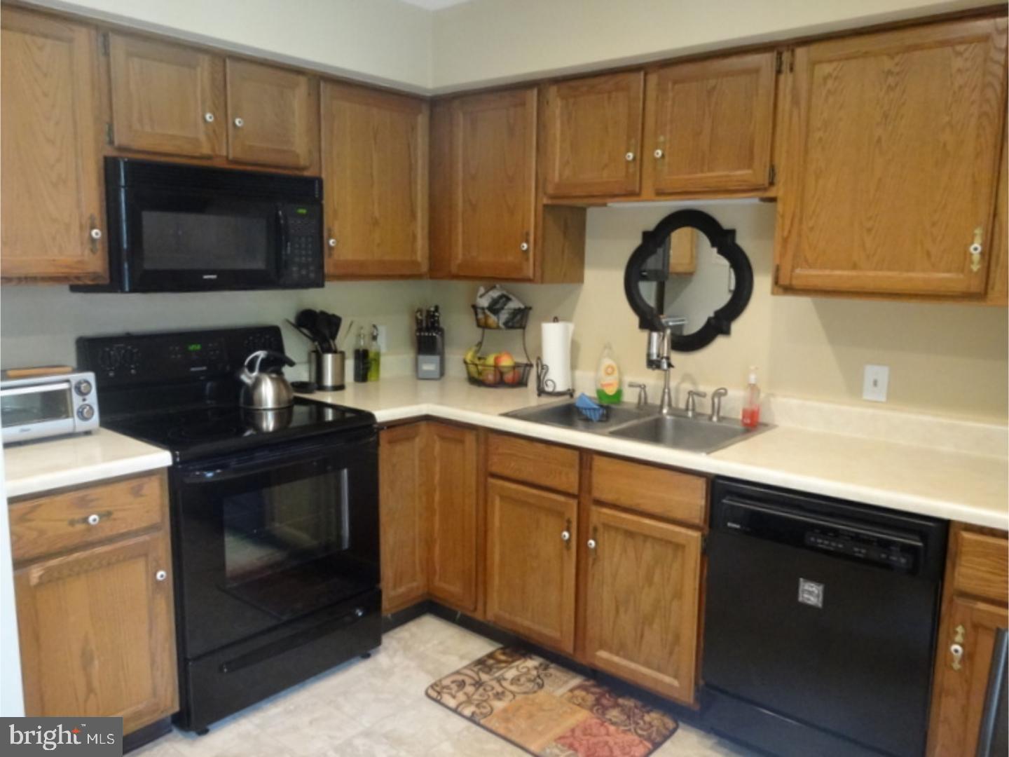 138 Valley Stream Circle Chesterbrook, PA 19087 - Photo 5 of 16 Kitchen