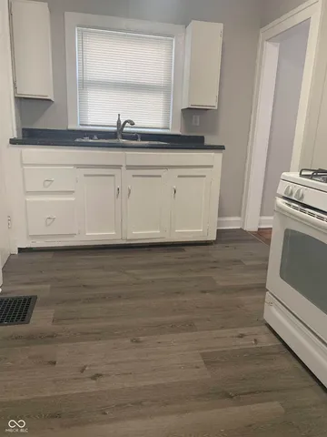 $1,350 | 4202 Carrollton Avenue, Indianapolis, IN 46205