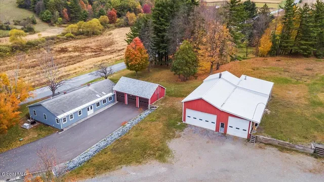 $800,000 | 474 Groveside Road, Pittstown, NY 12090