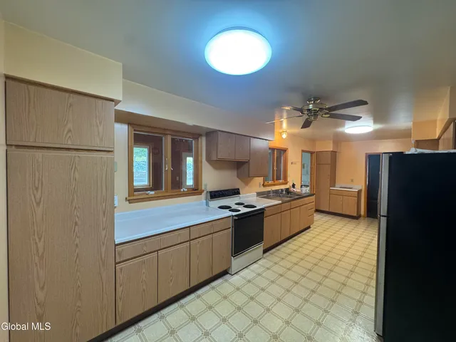 $800,000 | 474 Groveside Road, Pittstown, NY 12090