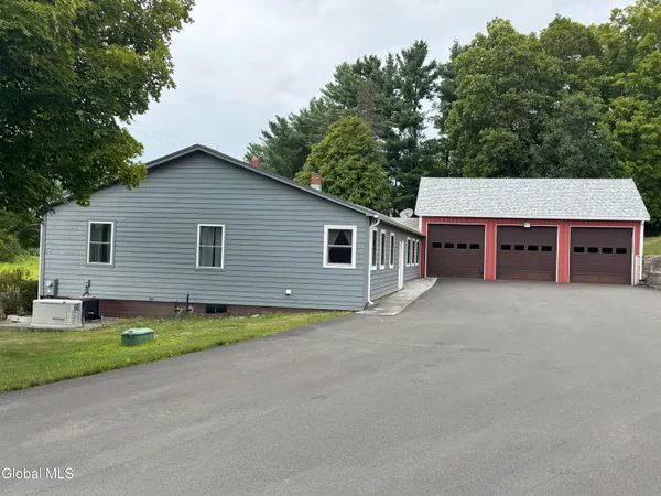 $800,000 | 474 Groveside Road, Pittstown, NY 12090