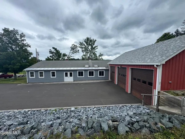 $800,000 | 474 Groveside Road, Pittstown, NY 12090