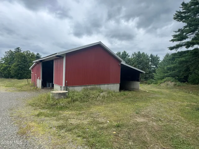 $800,000 | 474 Groveside Road, Pittstown, NY 12090