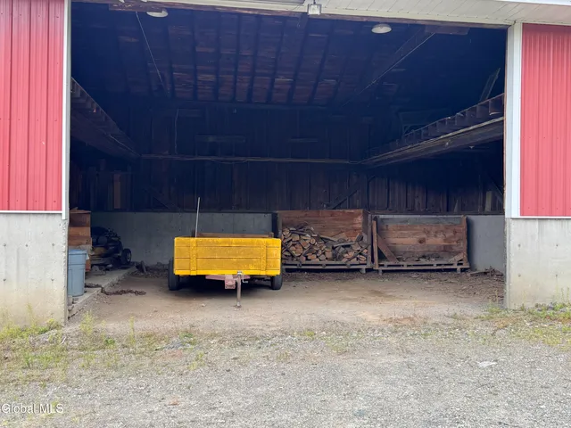 $800,000 | 474 Groveside Road, Pittstown, NY 12090