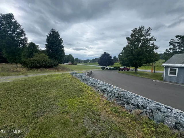 $800,000 | 474 Groveside Road, Pittstown, NY 12090