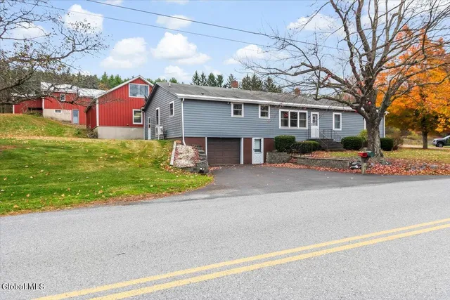 $800,000 | 474 Groveside Road, Pittstown, NY 12090