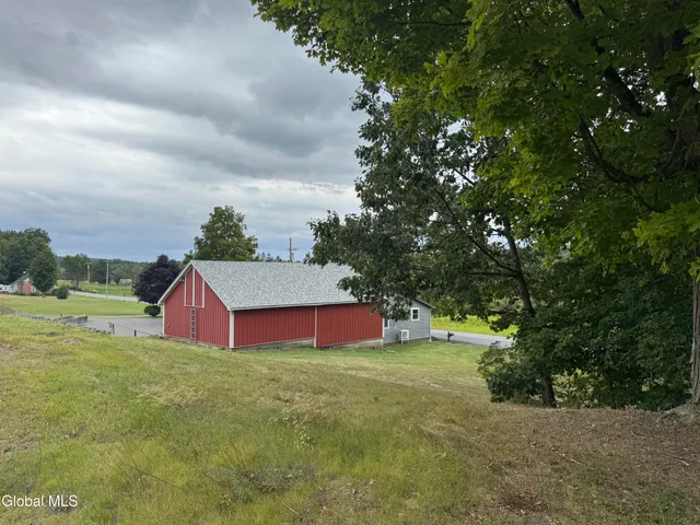 $800,000 | 474 Groveside Road, Pittstown, NY 12090