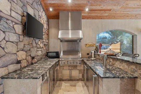 $2,999,999 | 437 Admiral Court, Destin, FL 32541