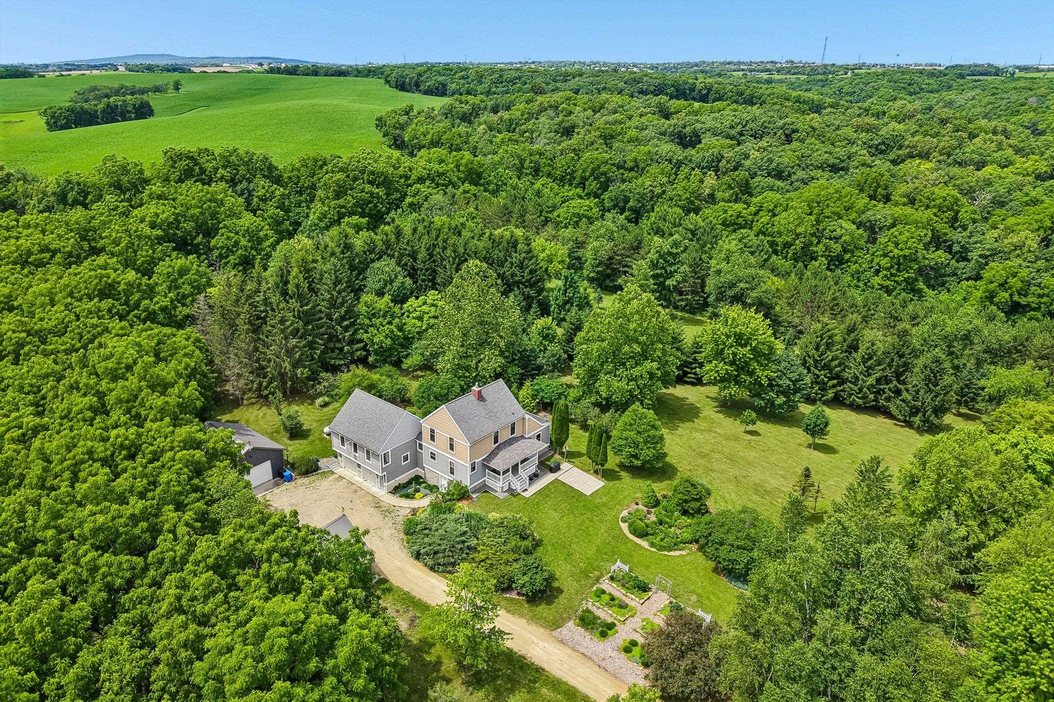 9224 Fargo Road Mount Horeb, WI 53572 - Photo 4 of 79