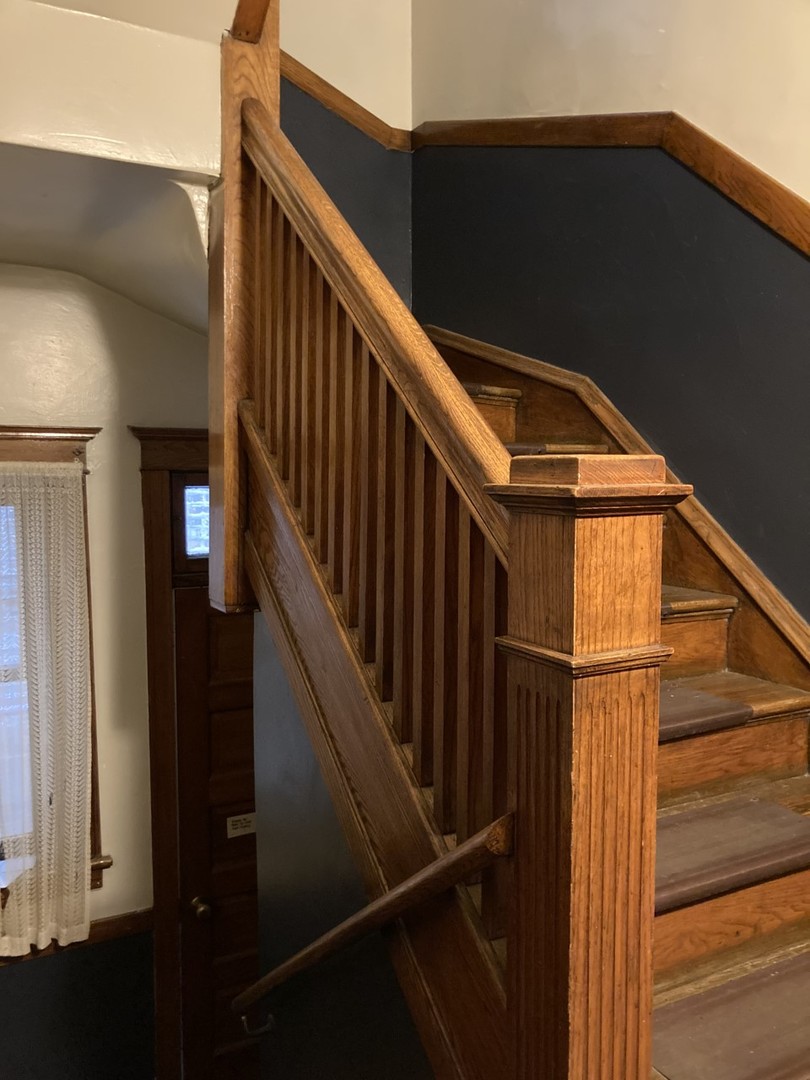 2223 West Iowa Street, Unit 2R Chicago, IL 60622 - Photo 2 of 20 a view of entryway