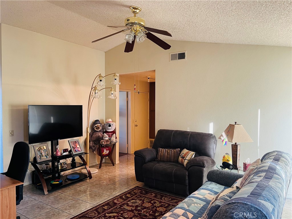 2377 Rose Avenue Hemet, CA 92545 - Photo 3 of 11