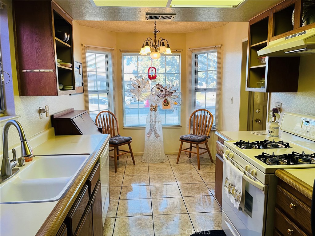 2377 Rose Avenue Hemet, CA 92545 - Photo 4 of 11