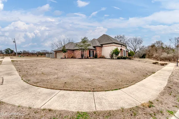 $399,000 | 158 Hampton Hills Boulevard, Canton, MS 39046