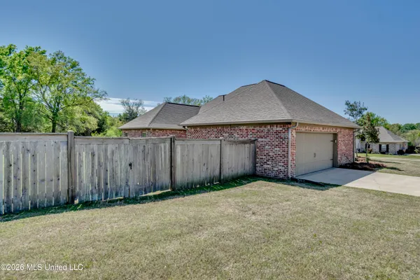 $399,000 | 158 Hampton Hills Boulevard, Canton, MS 39046