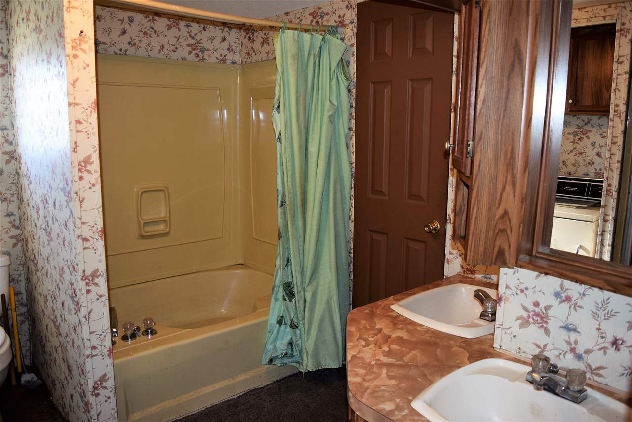 378 West Main Street Lunenburg, VT 05906 - Photo 17 of 23