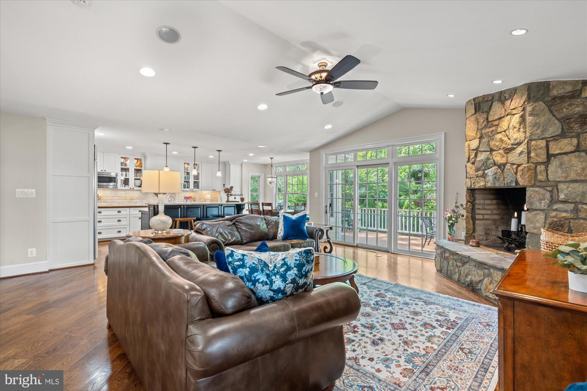 6041 25th Road North Arlington, VA 22207 - Photo 26 of 67 family room/ view of outsdie