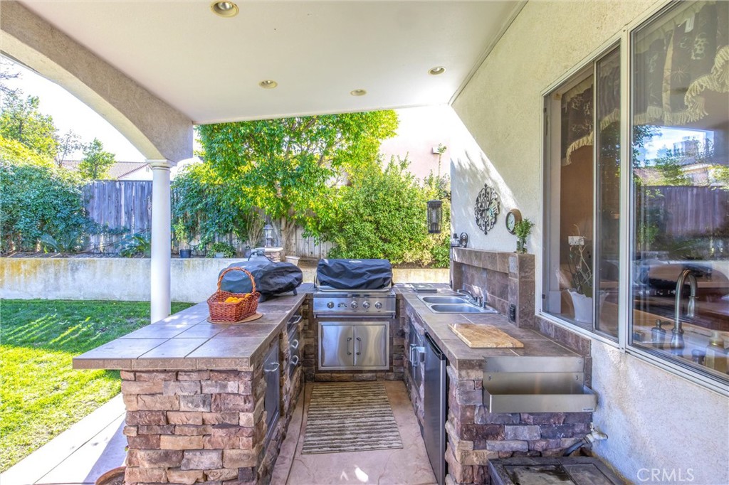 8470 Lindenhurst Street Riverside, CA 92508 - Photo 3 of 61