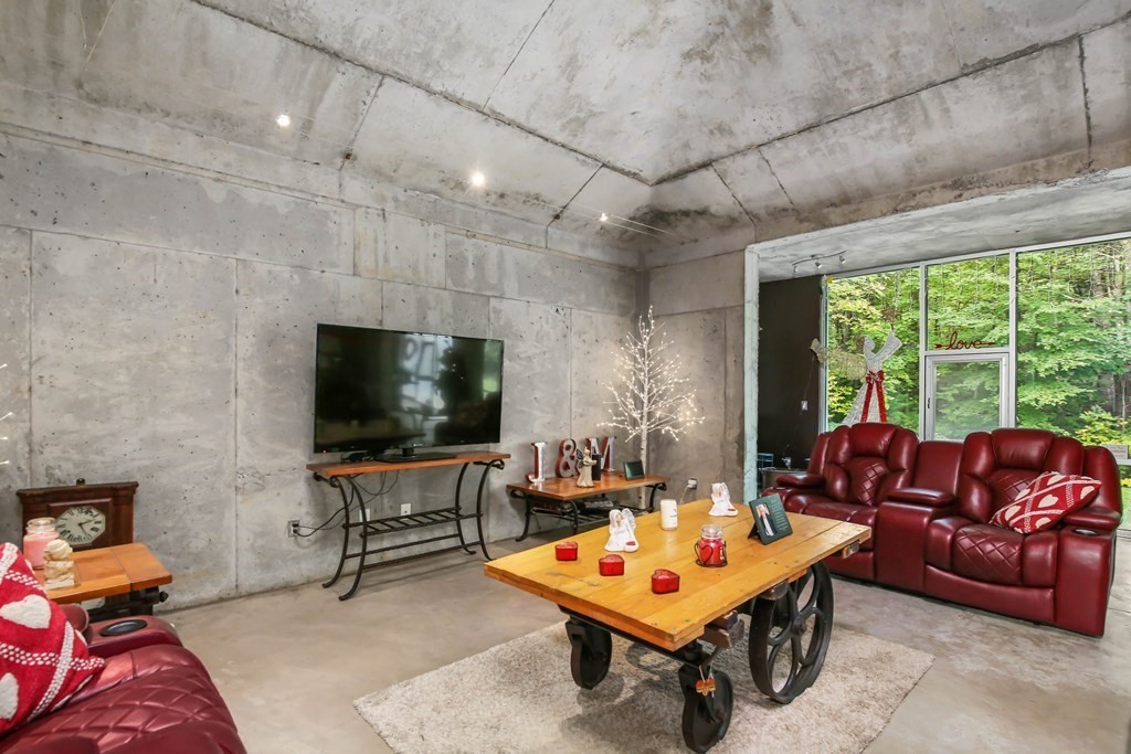 166 Wheeler Road Princeton, MA 01541 - Photo 3 of 42 Gallery Image 3