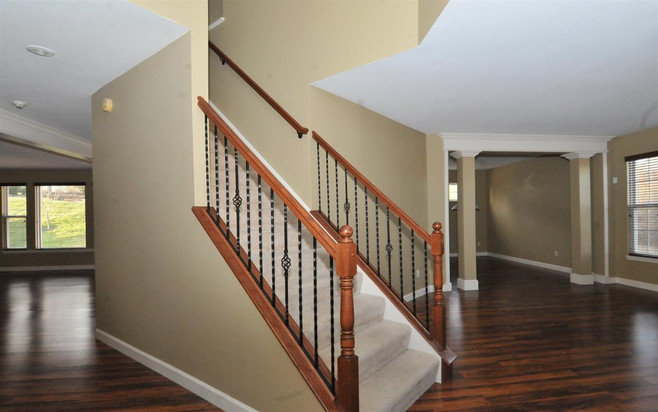 888 Sandstone Ridge Newport, KY 41076 - Photo 3 of 30