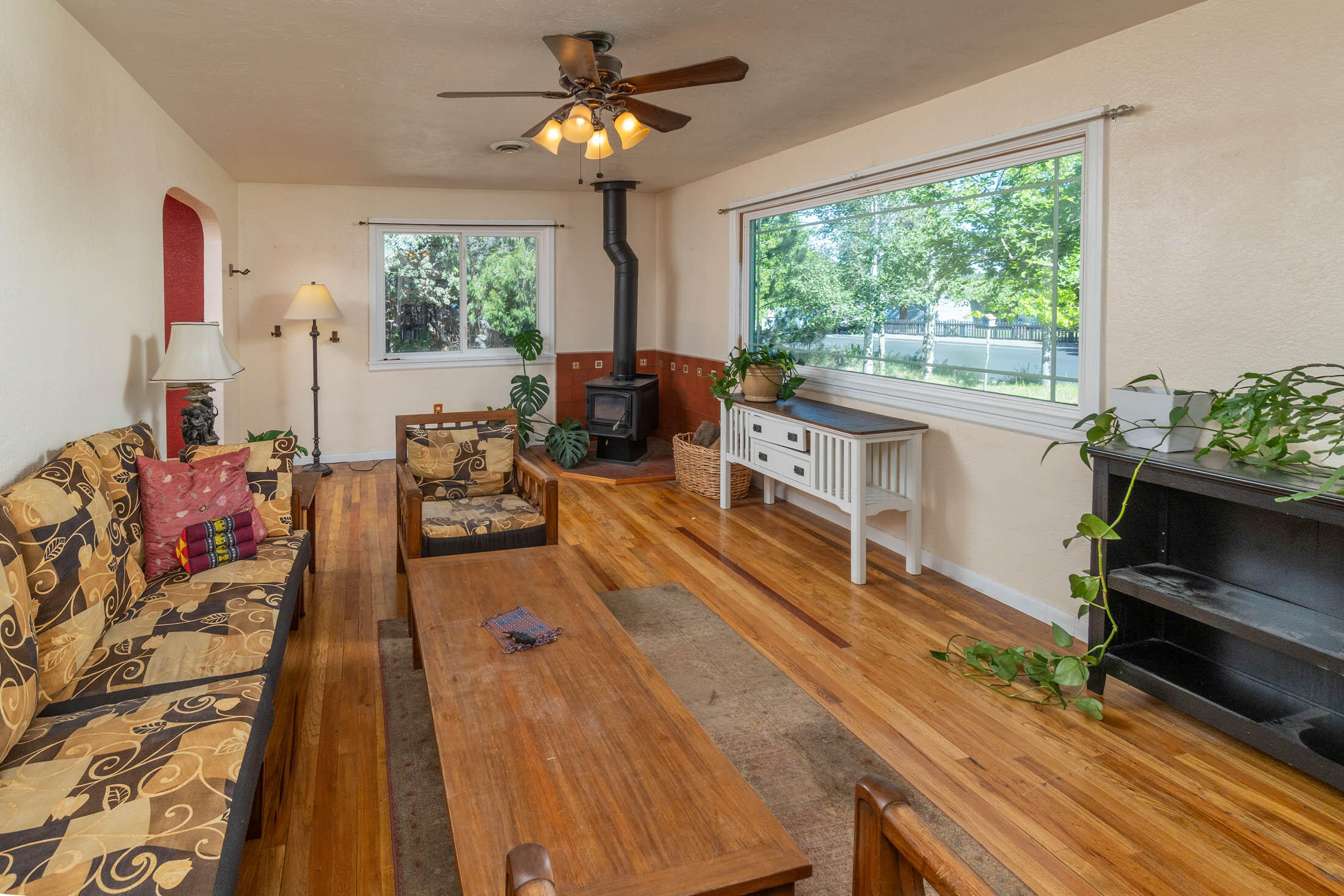 1808 Southwest Kalama Avenue Redmond, OR 97756 - Photo 6 of 22 1808 SW Kalama Ave_0019