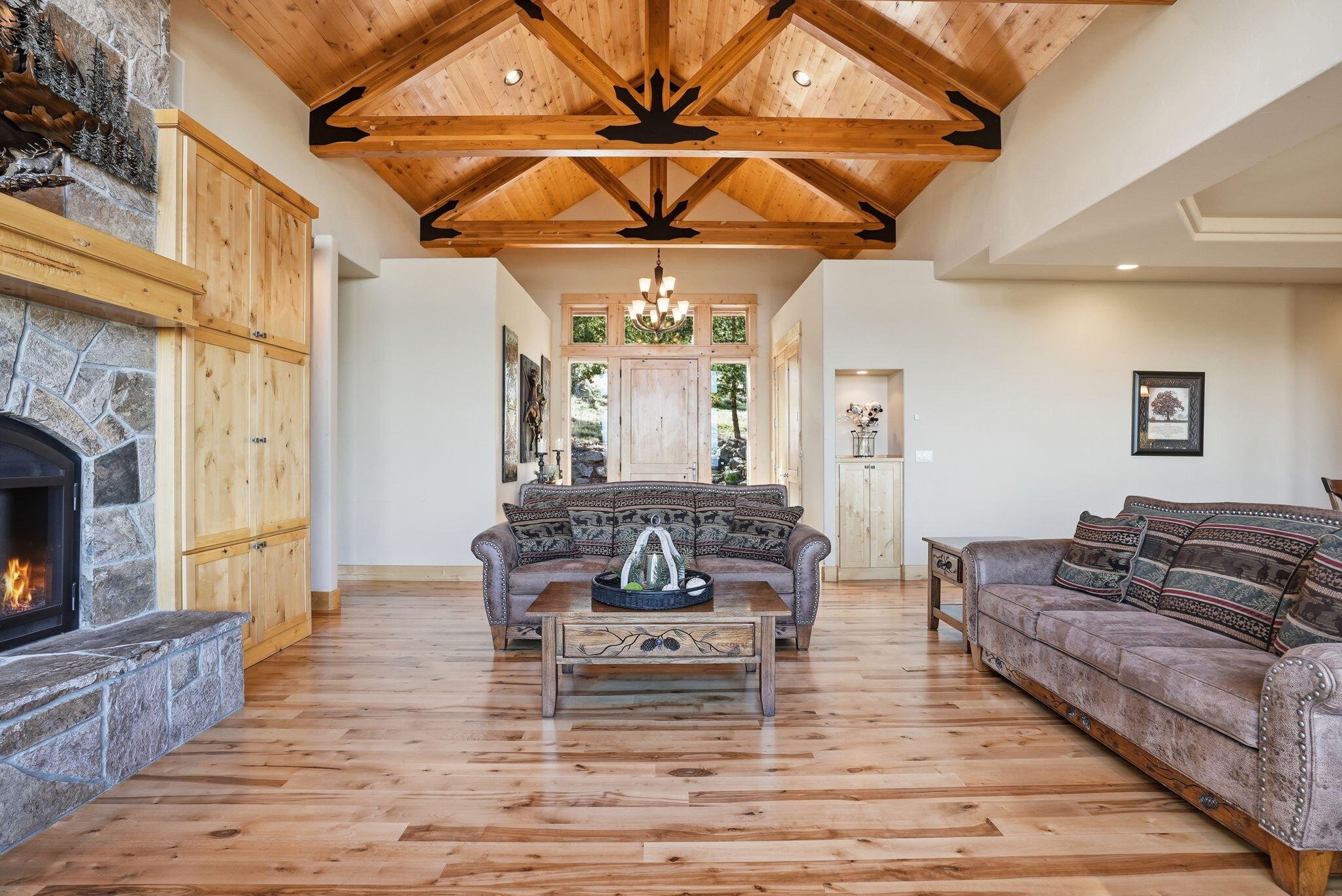 631 Sundance Ridge Court Redmond, OR 97756 - Photo 24 of 61 a living room with furniture and a fireplace