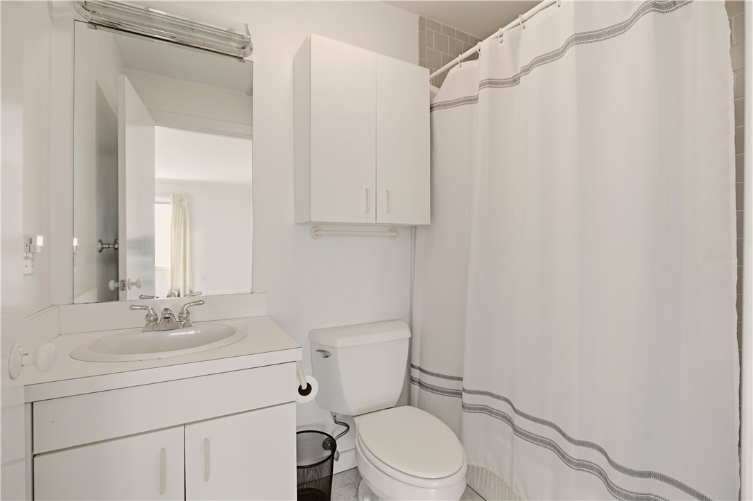 15 Hammersmith Road, Unit 30A Newport, RI 02840 - Photo 38 of 49 Primary bathroom (tub & shower)