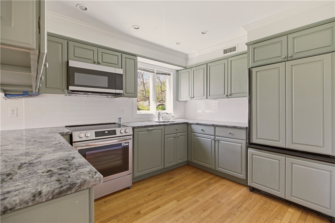 15 Hammersmith Road, Unit 30A Newport, RI 02840 - Photo 8 of 49
