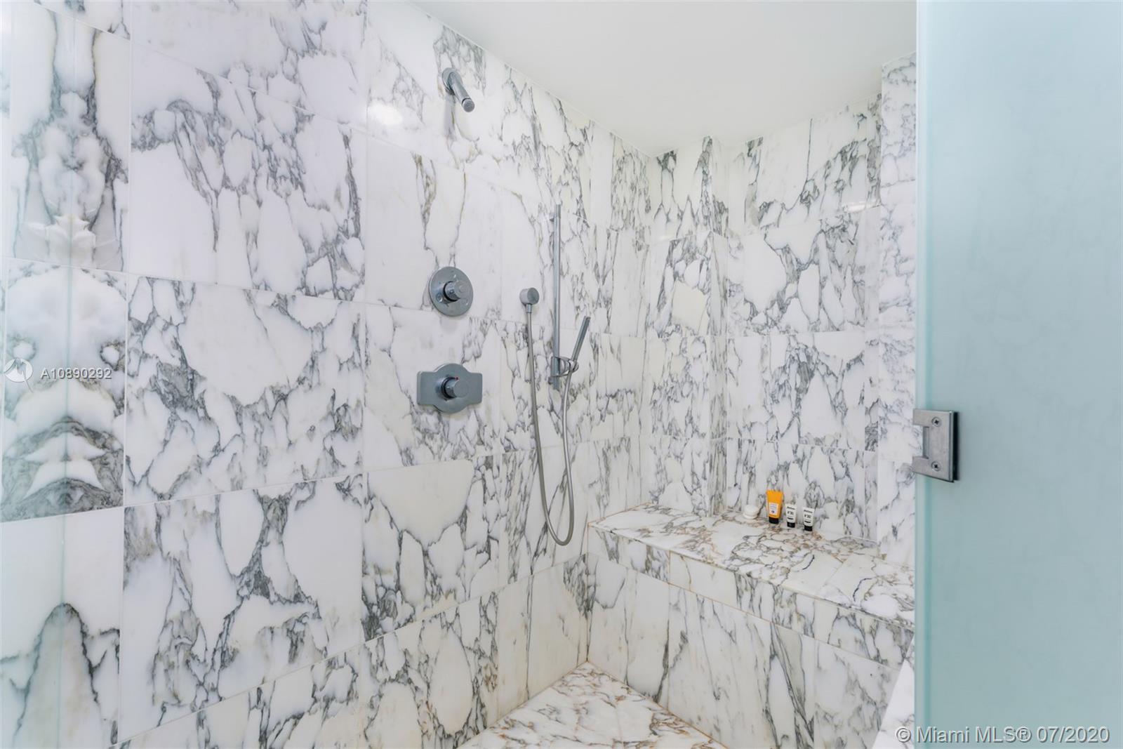 450 Alton Road, Unit 1705 Miami Beach, FL 33139 - Photo 16 of 31