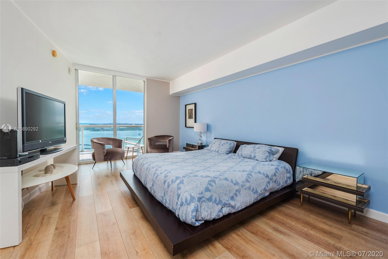 450 Alton Road, Unit 1705 Miami Beach, FL 33139 - Photo 8 of 31