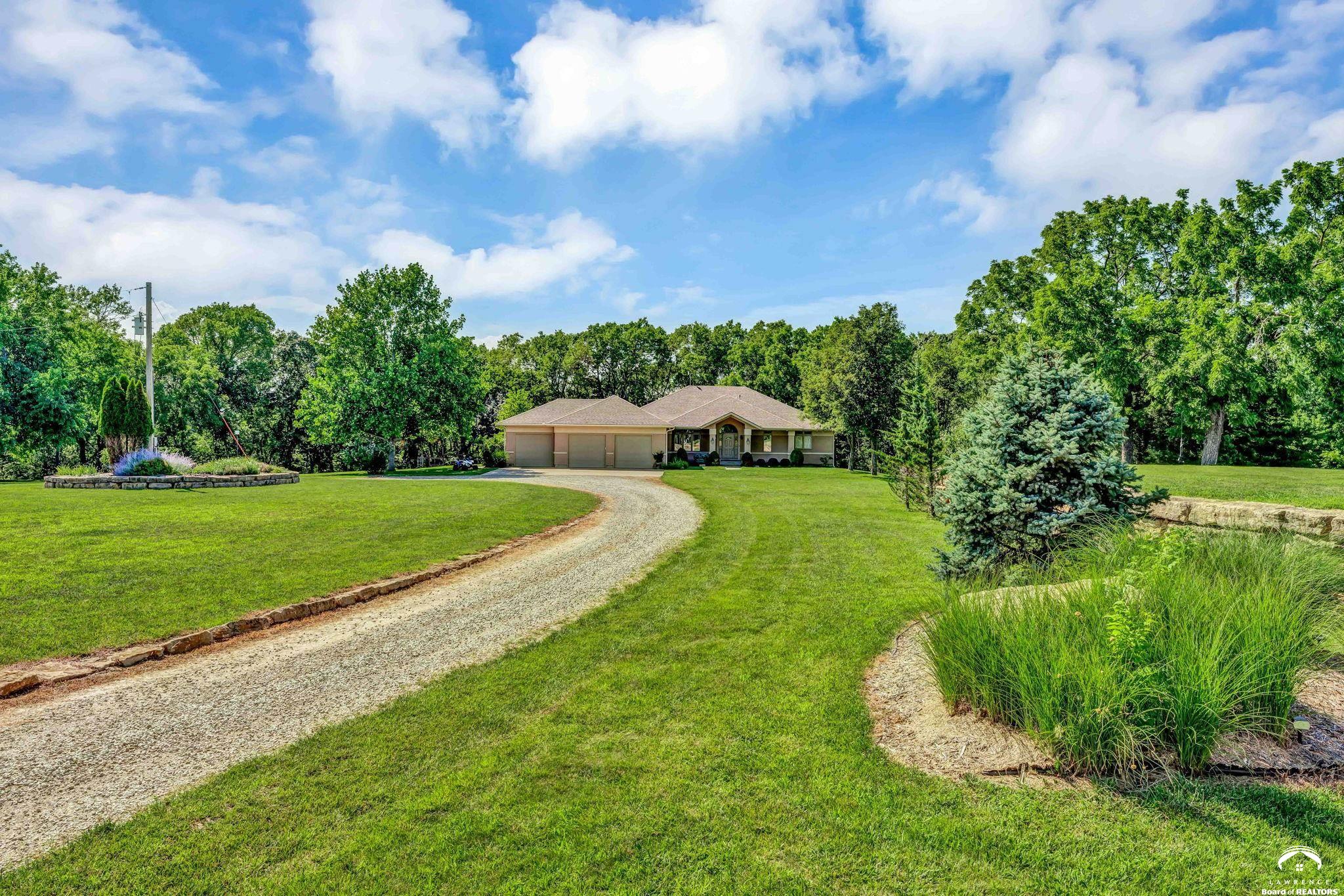 748 North 1851 Diagonal Road Lecompton, KS 66050 - Photo 4 of 85