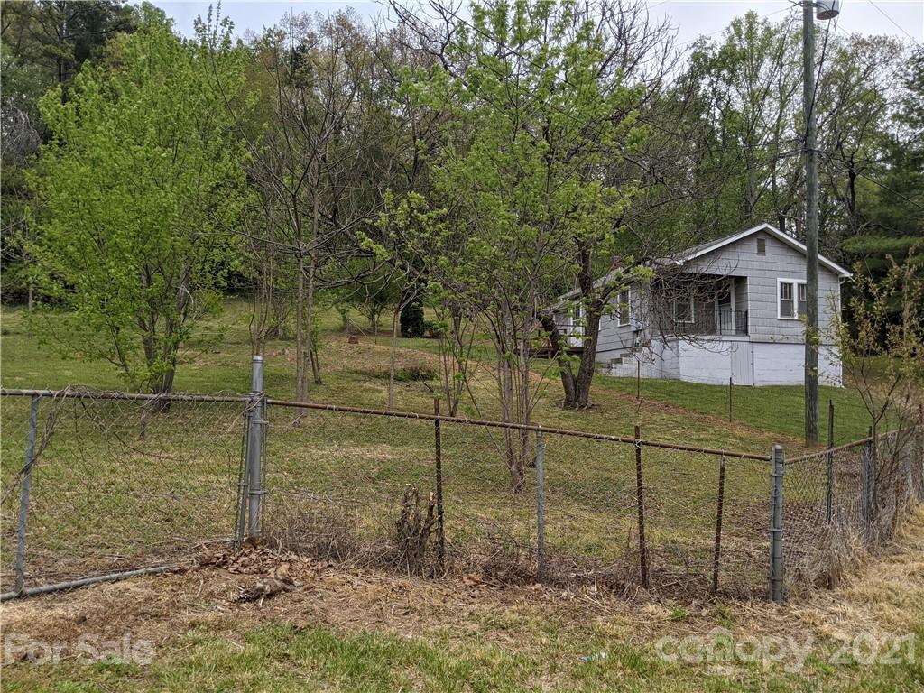60 Riddle Road Swannanoa, NC 28778 - Photo 12 of 40 Gallery Image 12
