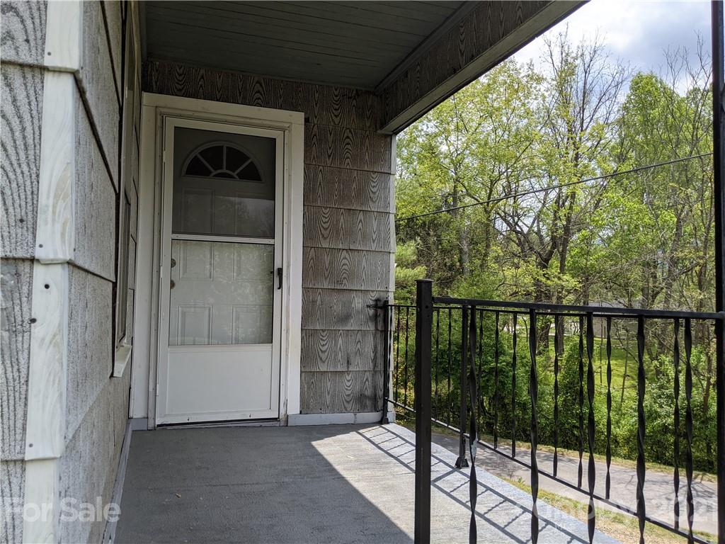 60 Riddle Road Swannanoa, NC 28778 - Photo 4 of 40 Gallery Image 4