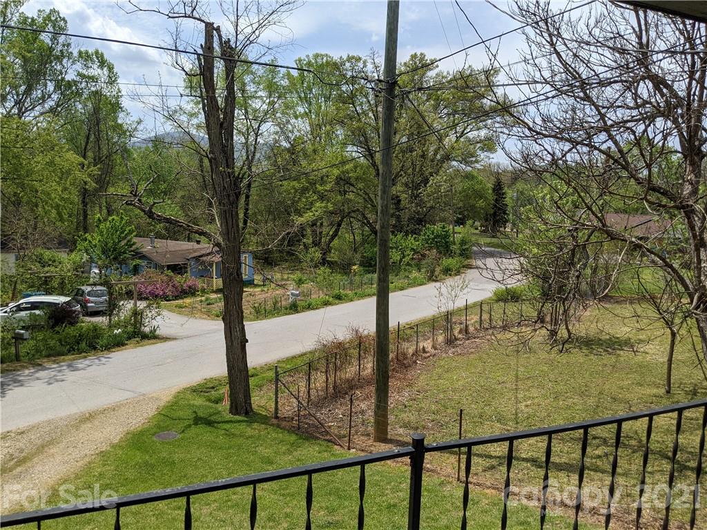 60 Riddle Road Swannanoa, NC 28778 - Photo 6 of 40 Gallery Image 6